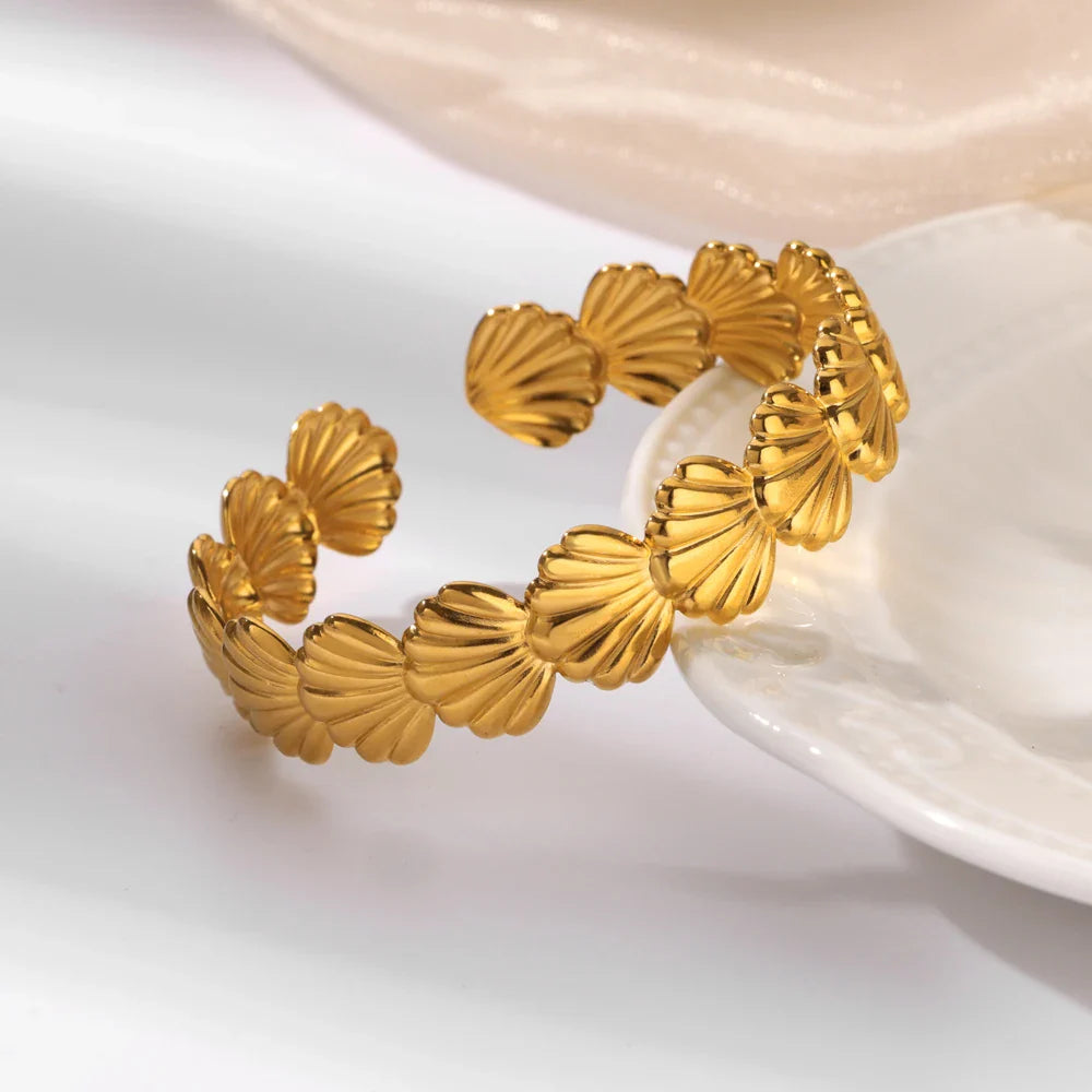 Shell Cuff Bracelets For Women Gold Color Stainless Steel Opening Bracelet Bangles Luxury Brands Summer Beach Wrist Jewelry Gift Vera Lux
