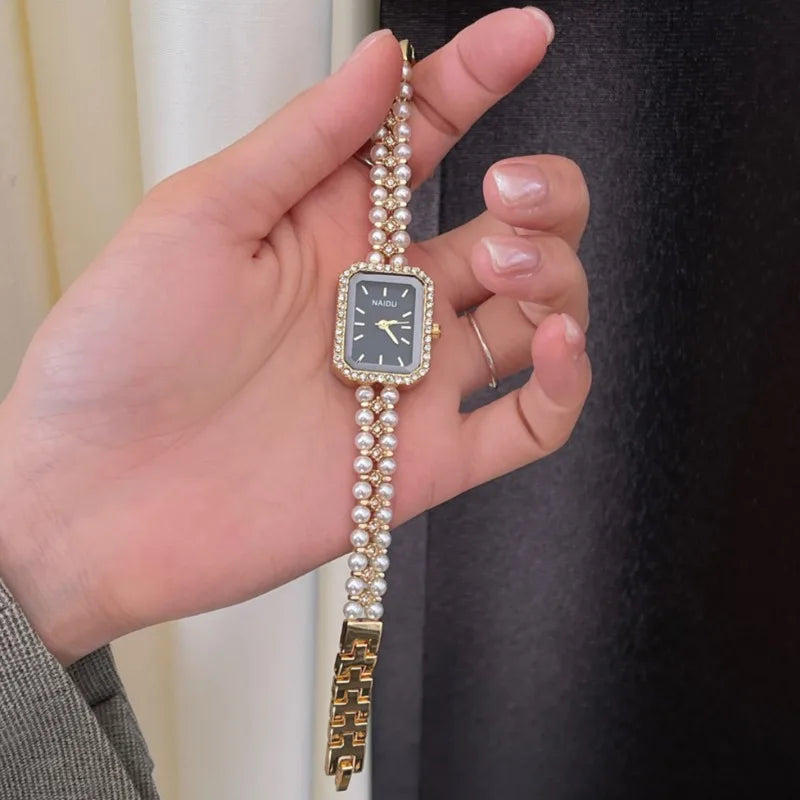 Luxury Women Bracelet Watch Fashion Small Square Dial Ladies Vintage Shell Pearls Chain Quartz Wristwatch Female Clock Wholesale Vera Lux