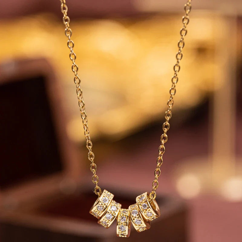 1pcs Gold Five Round Perforated Pendant Necklace Women's Trendy Minimalist Jewelry Versatile Adjustable Necklace Pendant Vera Lux