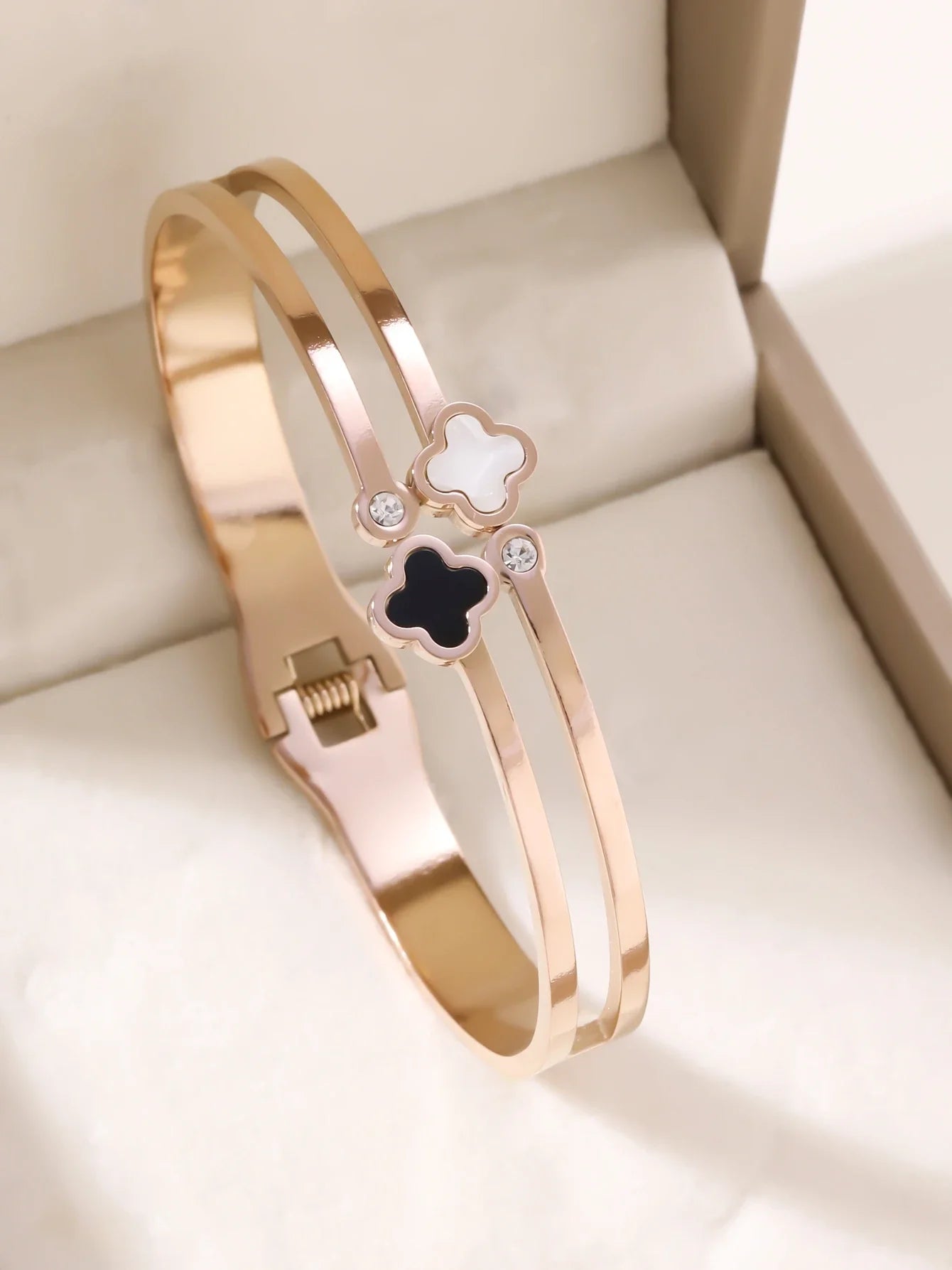 1pieces/set women's wedding jewelry party holiday Valentine's Day gift stainless steel bracelet plated with 18K gold bracelet Vera Lux