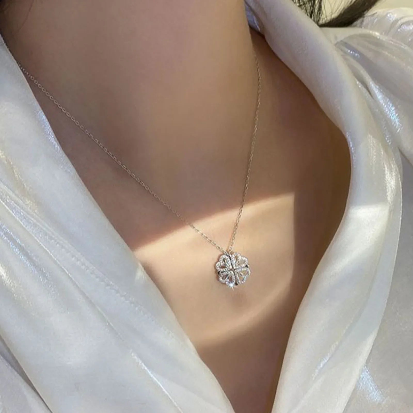1pc Heart Shaped Four Leaf Clover Pendant Necklace Jewelry Zircon Women Love Clavicle Chain Gifts Openable ChokerJewelry Vera Lux