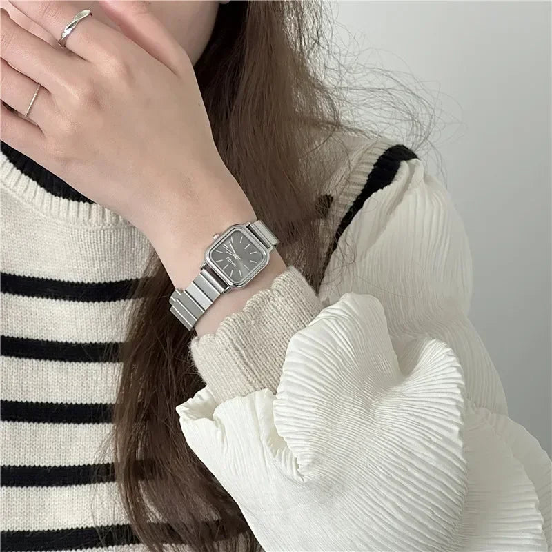 New Brand Steel Band Square Quartz Watch Retro Minimalist Temperament Small Dial Watch Female Student Wristwatch Dropshipping Vera Lux