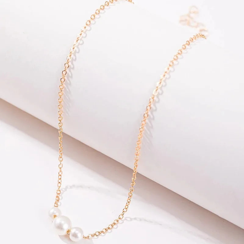 1Pcs Women's Gold Imitation Pearl Necklace Simple Luxurious Exquisite Gold Collarbone Chain Niche Style Daily Accessories Vera Lux