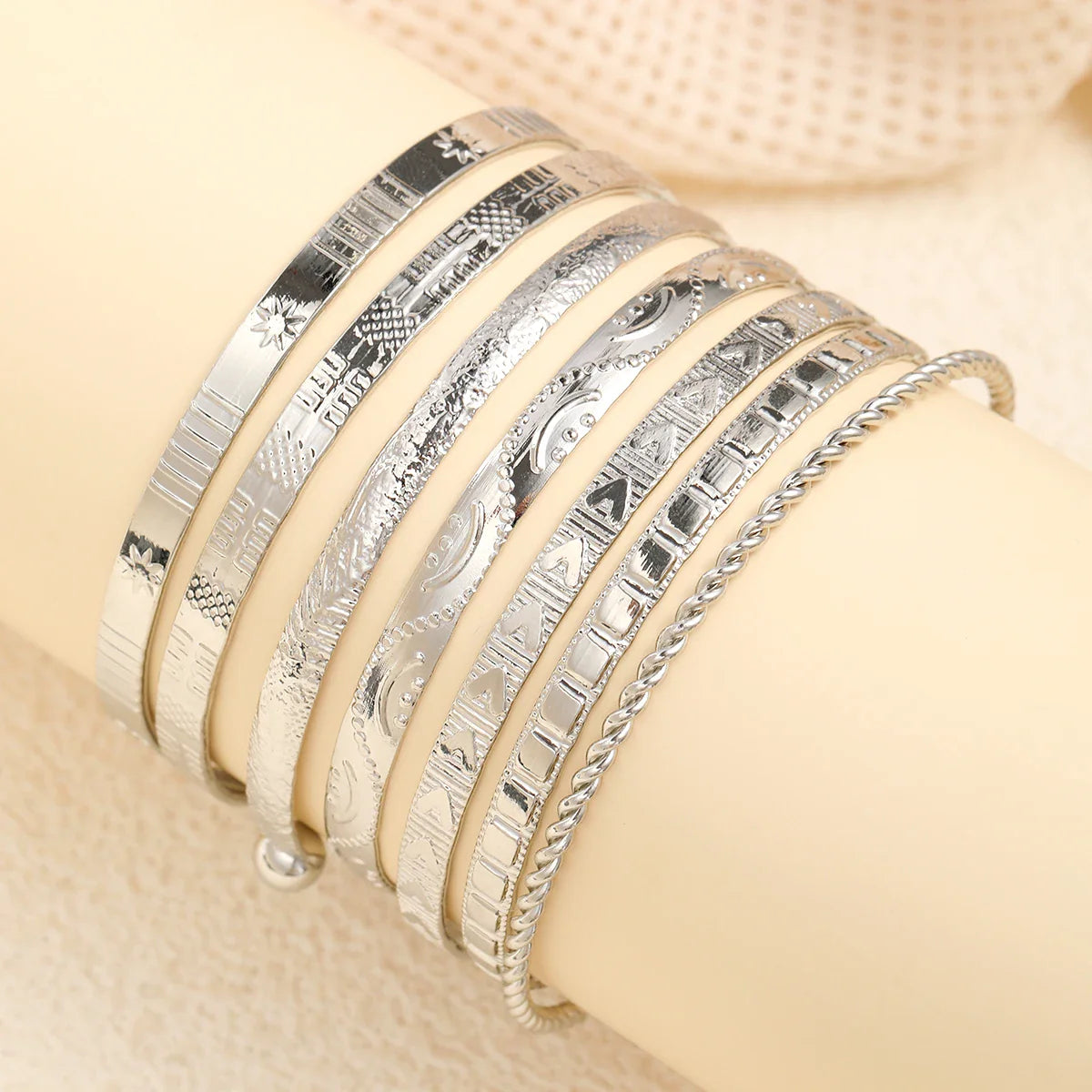 7Pcs/Set Vintage Elegant Rhombus Heart Twist Design Bangle Bracelet Gold Color Smooth Bracelets Set For Women Charm Jewelry Gift Vera Lux