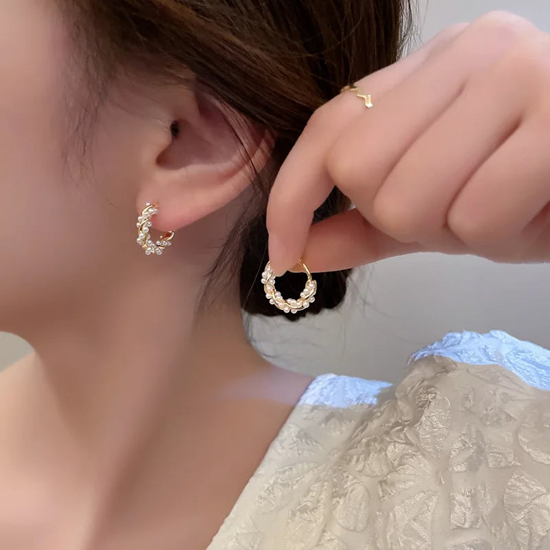 2024 Korean New Simple Temperament Circle Pearl Earrings Fashion Small Versatile Earrings Women's Jewelry Vera Lux