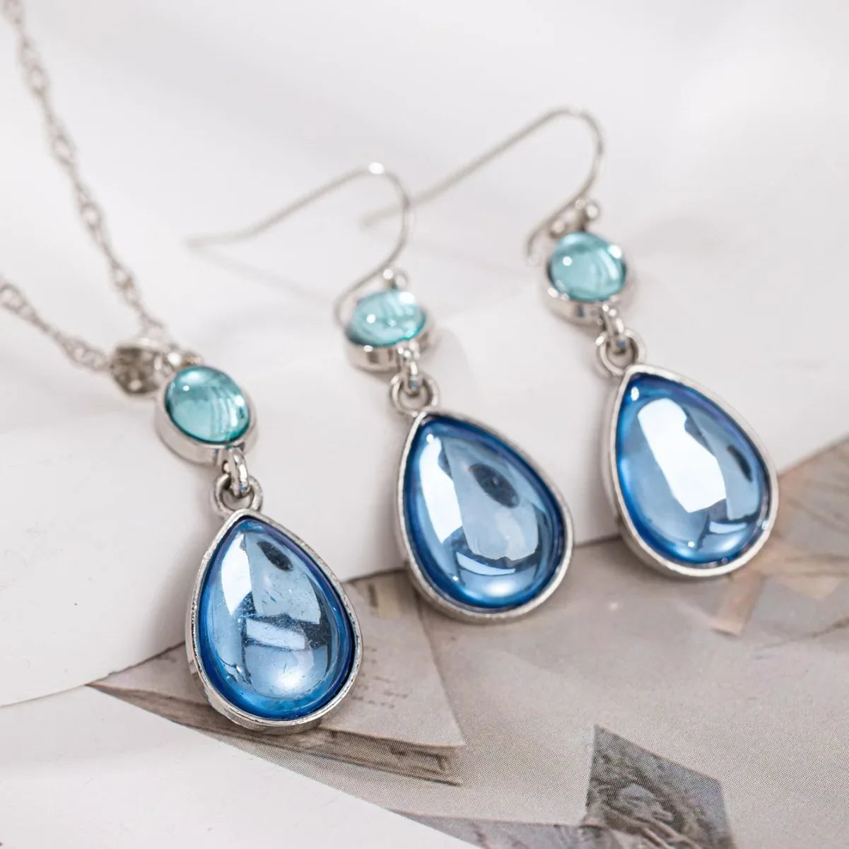 Fashionable Water Droplet Shaped Artificial Synthetic Blue Stone Hanging Earrings For women's Birthday Custom Jewelr Vera Lux