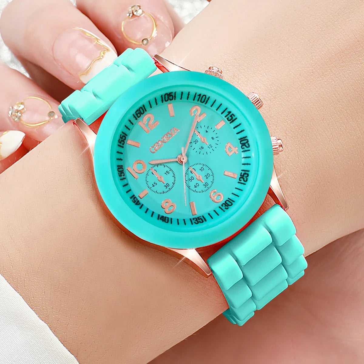 4PCS Fashion Women's Watches Casual Silicone Band Analog Quartz Watch Set（Without Box） Vera Lux