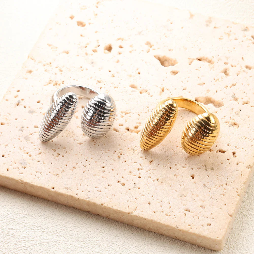 High End Waterproof Hollow Stainless Steel Finger Ring Trendy for Women Personalize Jewelry Wholesale Vera Lux