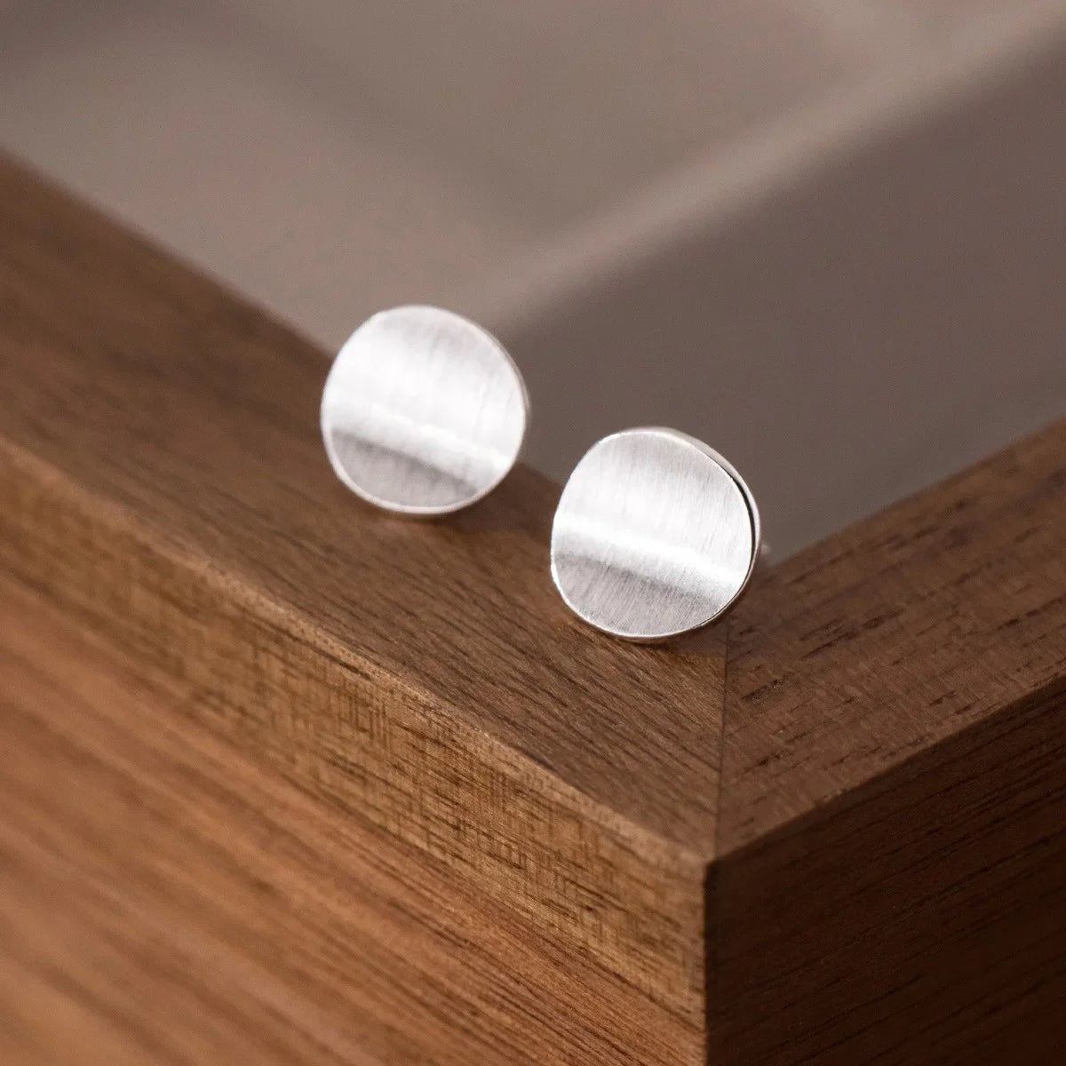 925 Sterling Silver Frosting Round Piercing Stud Earrings For Women Wedding Engagement Jewelry Wholesale Accessories Jewellery Vera Lux