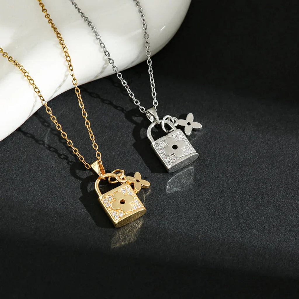 Fashionable collarbone chain, non-fading accessories, titanium steel women's necklace, set with diamonds Vera Lux