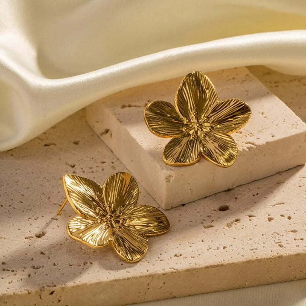 Uworld Hypoallergenic Stylish Vintage Flower Stud Earrings Premium 18k Gold Plated Stainless Steel For Women Party сережки женск Vera Lux