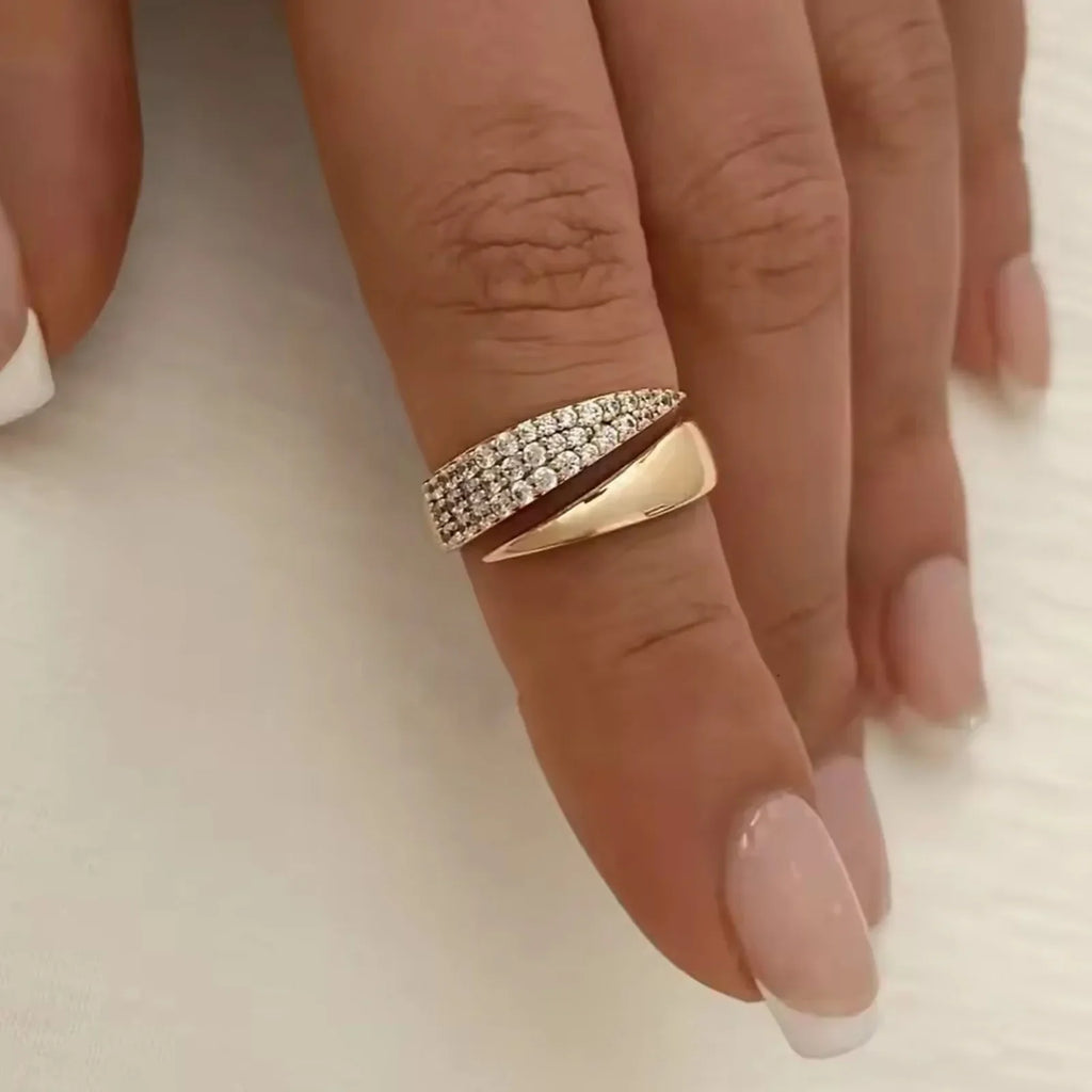18 K Gold Plated Sun Rings for Women Natural Stone Inlaid in Hollow Metal Texture Ring Trendy Jewelry Vera Lux