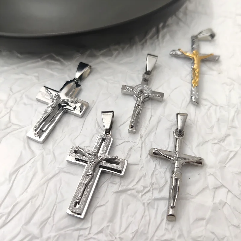 New Design 18K Gold Plated Waterproof Stainless Steel Jesus Cross Pendant For Men Religious Charms Vera Lux