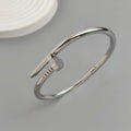 Charming love four-leaf clover ball nails stainless steel women's bracelet, waterproof and rust-free bracelet, worn by couples Vera Lux