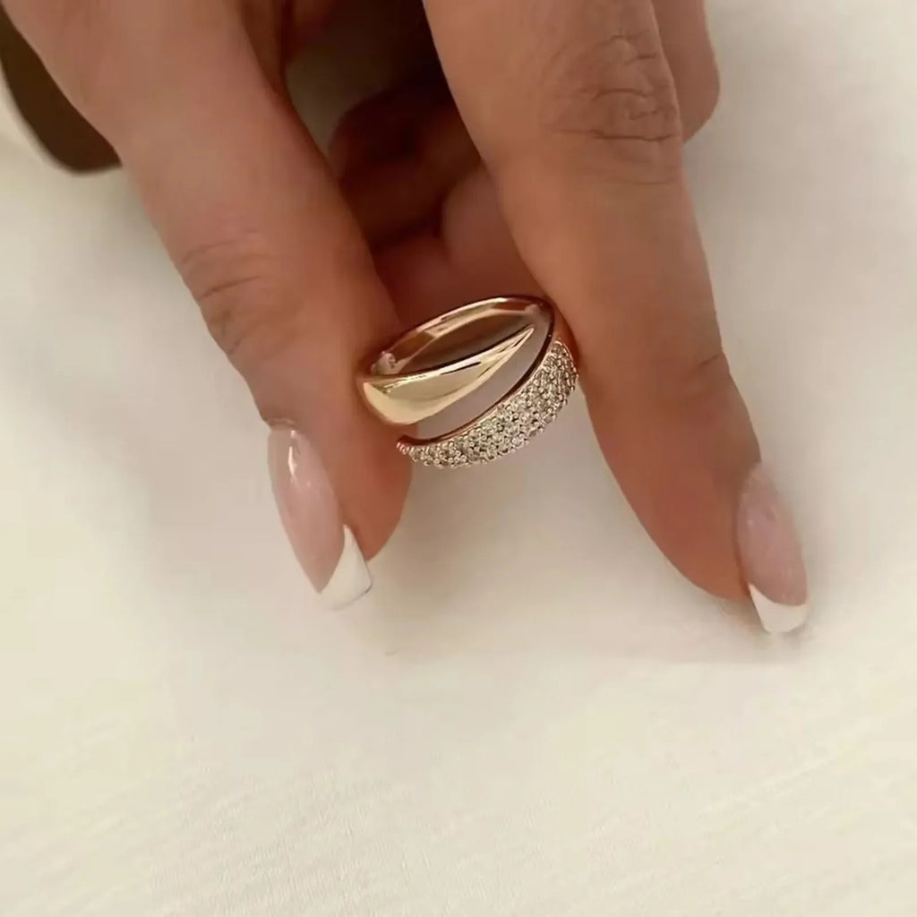 18 K Gold Plated Sun Rings for Women Natural Stone Inlaid in Hollow Metal Texture Ring Trendy Jewelry Vera Lux