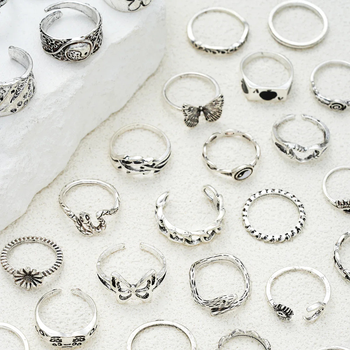 51pcs Gothic Punk Ring Set For Women Men Fashion Butterfly Heart Snake Design Match Ring Daily Wear Halloween Jewelry Gifts New Vera Lux