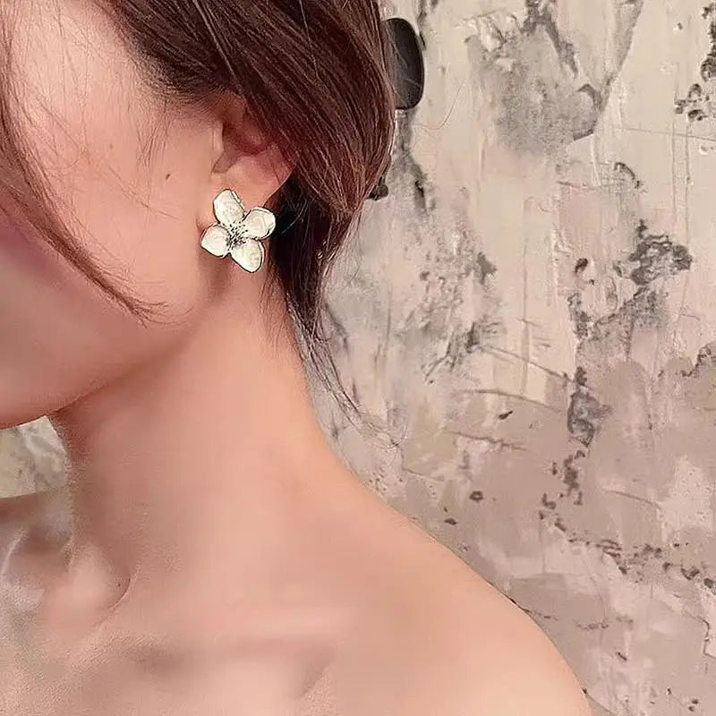 Fashion Korean Women Retro Drip Glaze Red Flower Earrings Women for Delicate Earrings Luxury Couple Engagement Jewelry Gift Vera Lux