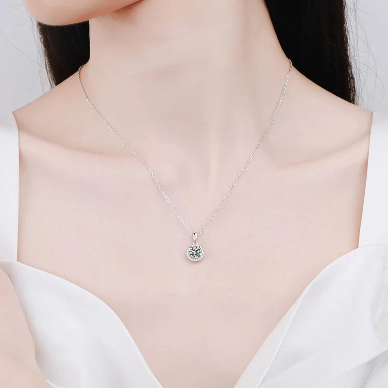NeeTim 1 Carat Real Moissanite Pendant For Women Lab Diamond Necklace 925 Sterling Silver Fine Jewelry Girl Valentine's Day Gift Vera Lux