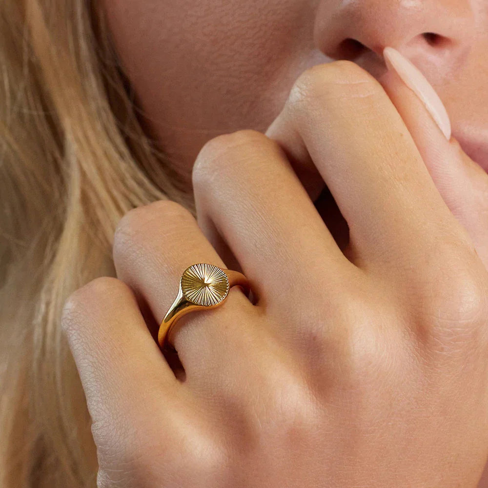 SUNIBI Stainless Steel Rings for Women Gold Color Do Not Fade Wave Rays Texture Signet Dainty Ladies Ring Jewelry Wholesale Vera Lux