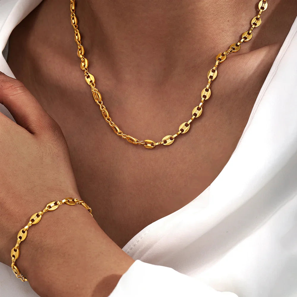Stainless Steel Jewelry Set Necklaces Bracelet with Cute Pig Nose Hollow Carving High-end textured jewelry set For Women Jewelry Vera Lux