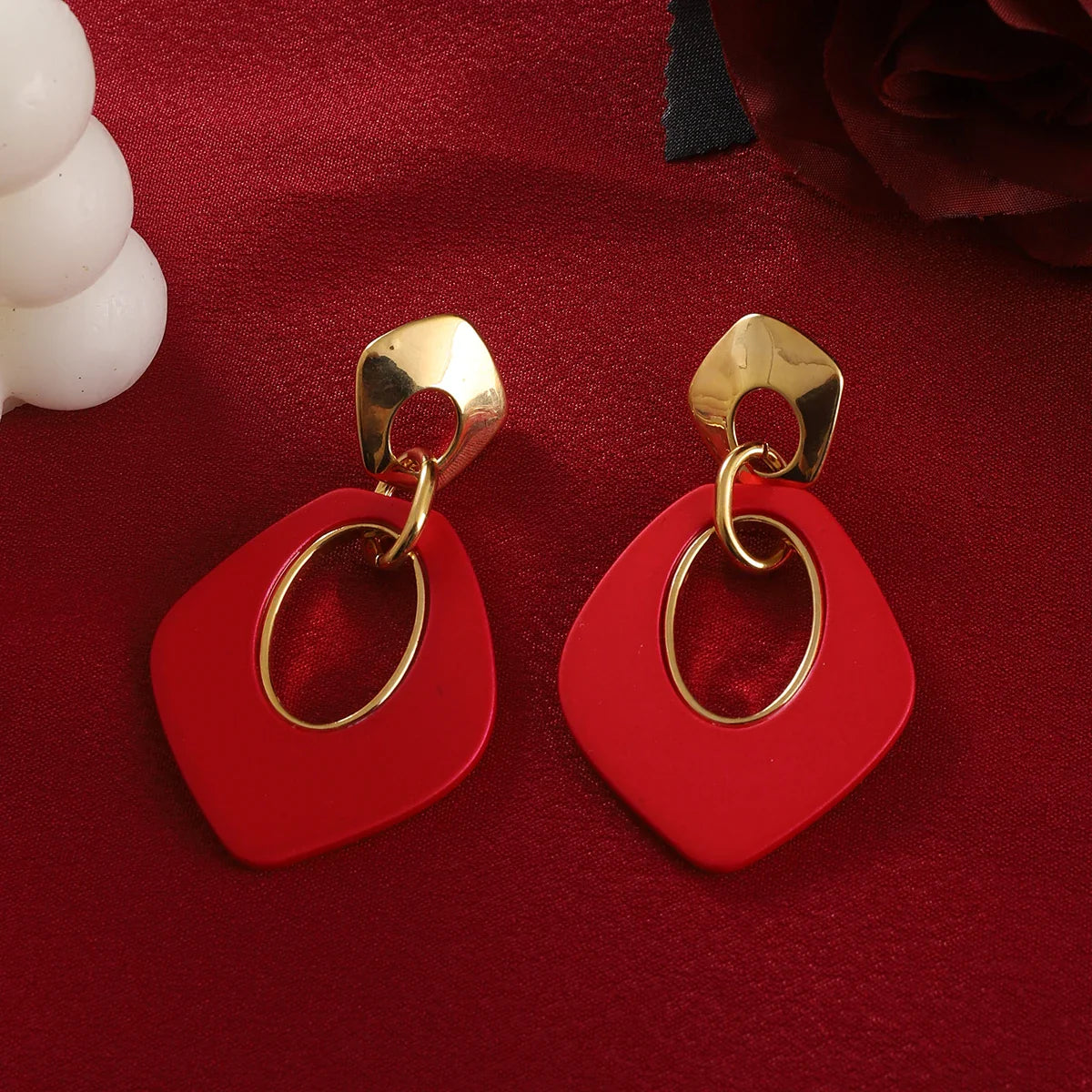 Red Color Women Dangle Earrings Geometric Pendants Gold Color Metal Hook Earrings Long Hang Earrings pendientes fashion jewelry Vera Lux