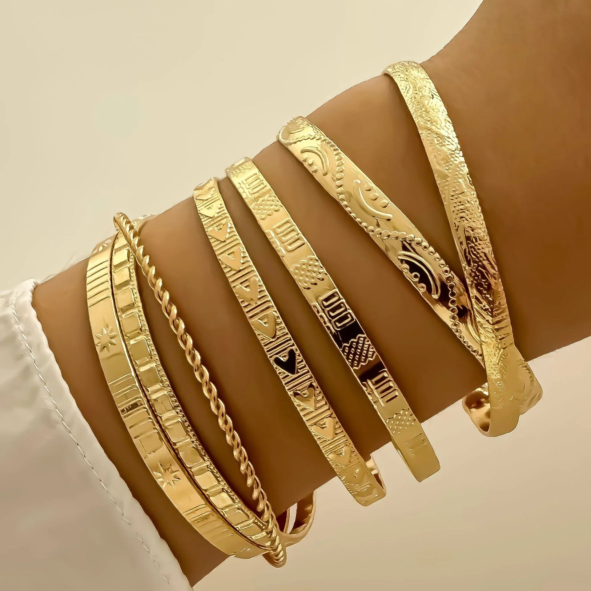 7Pcs/Set Vintage Elegant Rhombus Heart Twist Design Bangle Bracelet Gold Color Smooth Bracelets Set For Women Charm Jewelry Gift Vera Lux