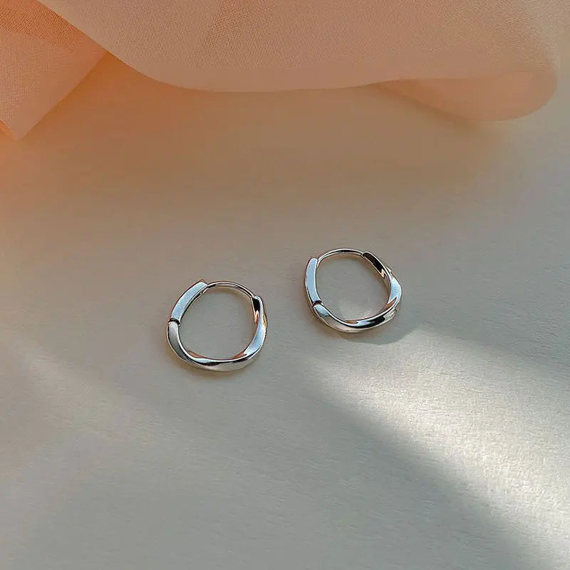 2024 Korean New Simple Temperament Circle Pearl Earrings Fashion Small Versatile Earrings Women's Jewelry Vera Lux