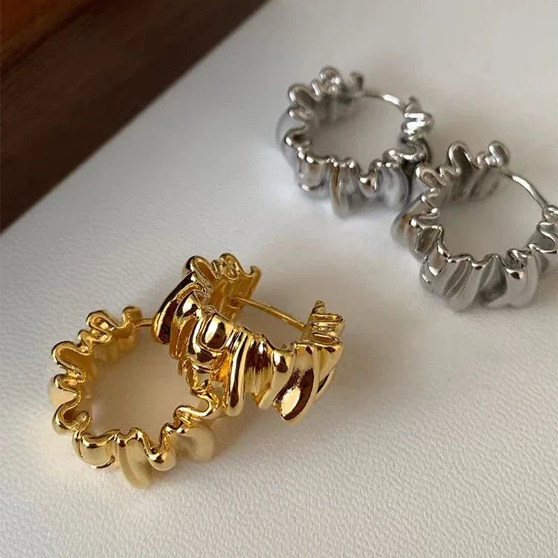 Irregular Wavy Pleated Earrings for Women Retro Trendy Copper Metal Earrings Design Simple Temperament Senior Fashion Jewelry Vera Lux