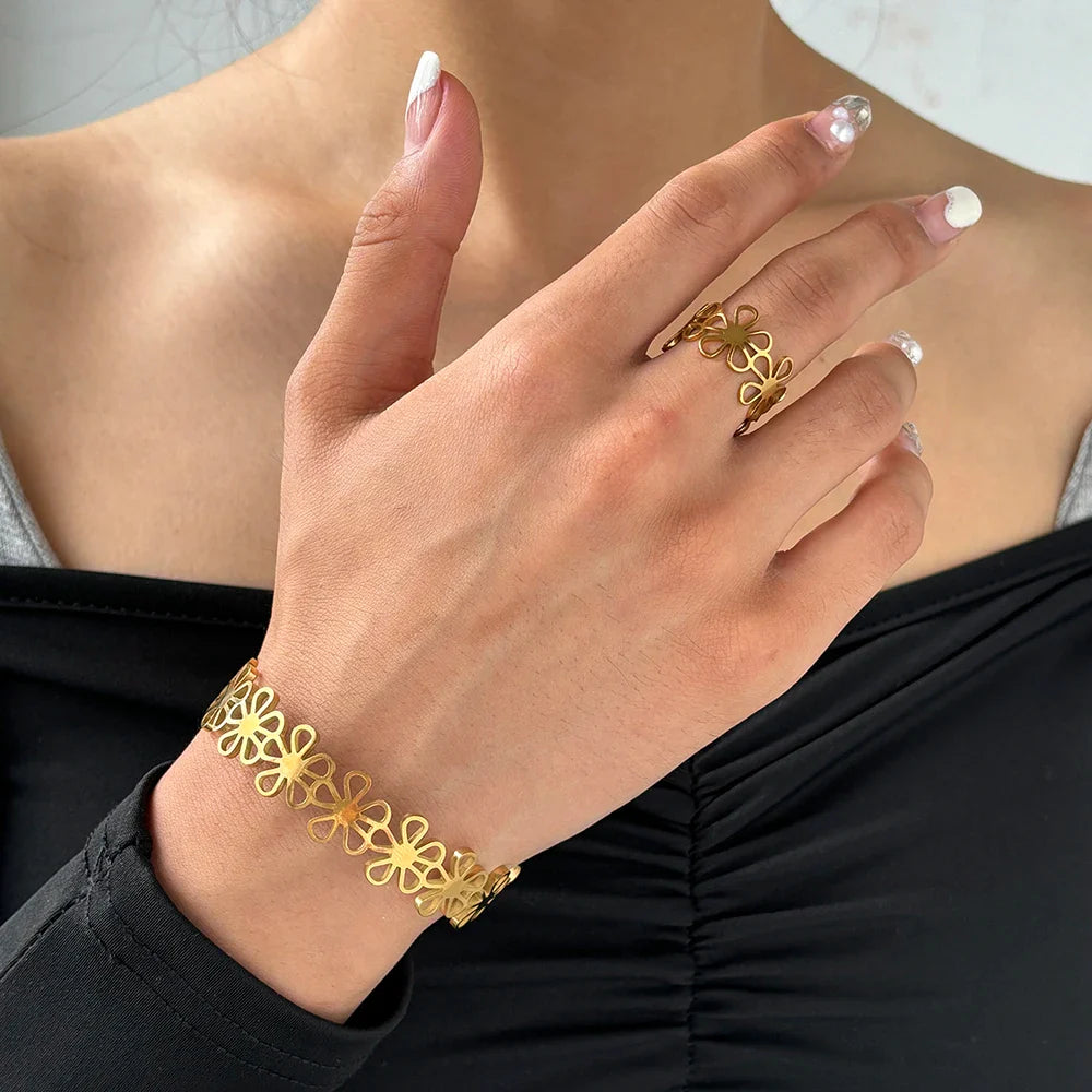 Stainless Steel Bracelet Rings Set Hollow Flowers Unusual Retro Bracelet Ring For Women Jewelry Non-fading High-quality Gift New Vera Lux