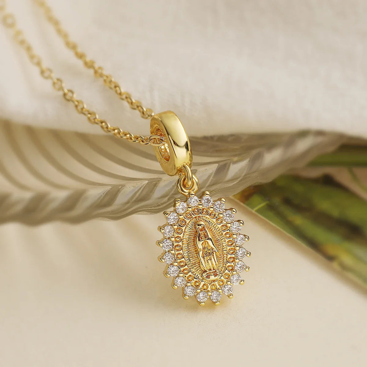 NEWBUY Trendy Gold Color Shiny AAA CZ Zircon Virgin Mary Pendant Necklaces For Women Gift Vera Lux