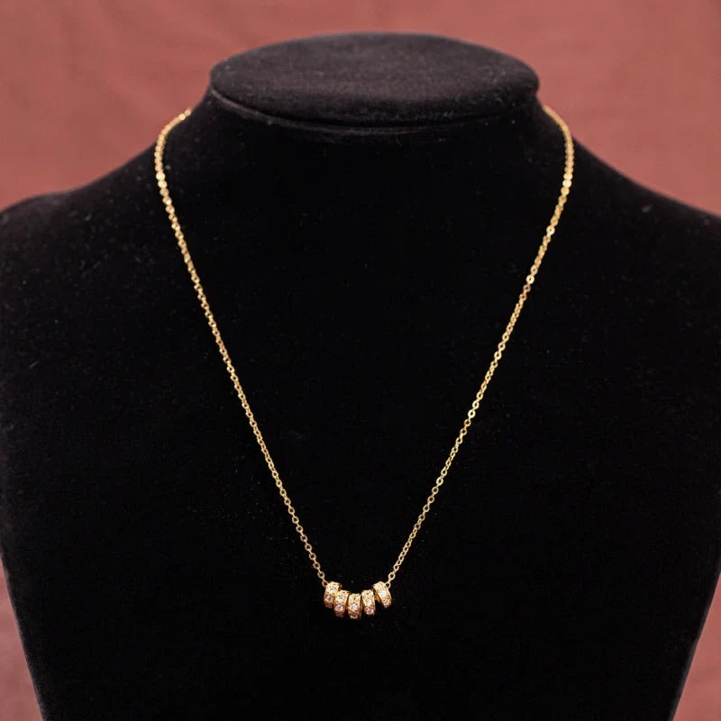 1pcs Gold Five Round Perforated Pendant Necklace Women's Trendy Minimalist Jewelry Versatile Adjustable Necklace Pendant Vera Lux