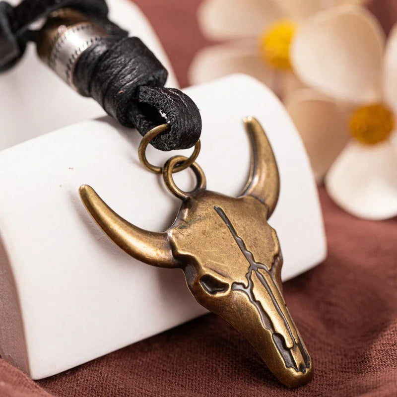 1pcs Creative Retro Bull Head Necklace Pendant Western Cowboy Element Bull Head Necklace Men's trendy accessories Vera Lux