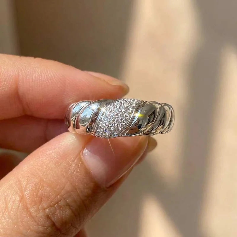 925 Sterling Silver Fashion Women's Rings Luxury Paved Crystal Cubic Zirconia Hip Hop Girls Finger-rings Versatile Fine Jewelry Vera Lux