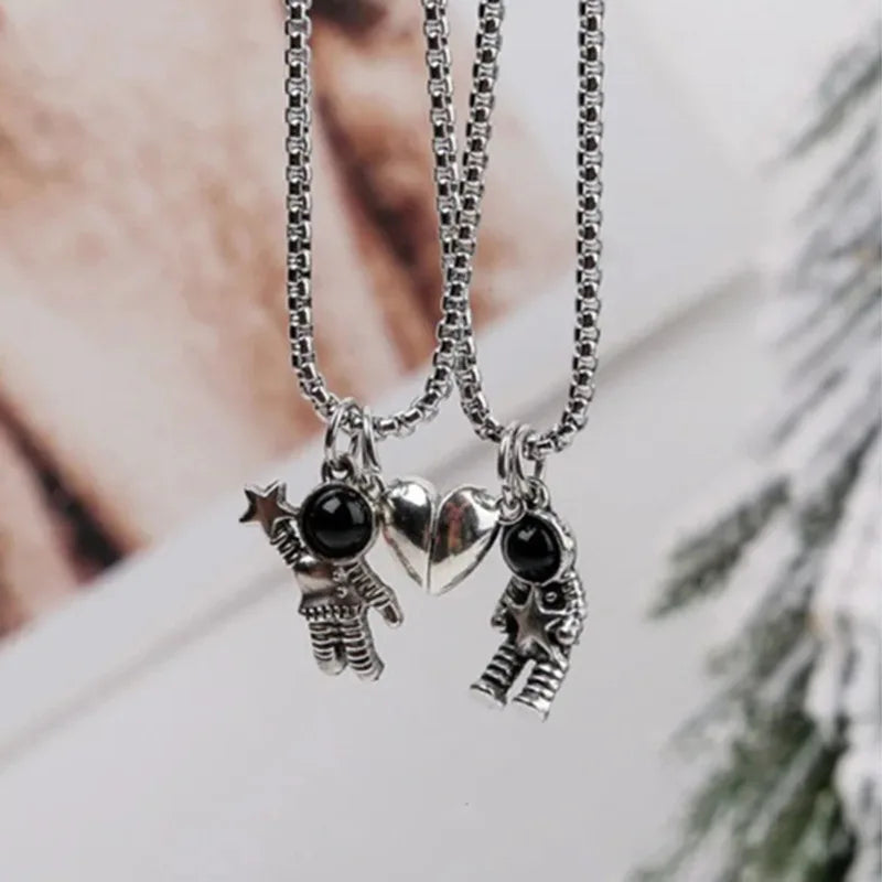 Fashion Spaceman Magnetic Attraction Couple Necklaces Friendship Jewelry Astronaut Magnet Lovers Necklace for Women Men Gift Vera Lux