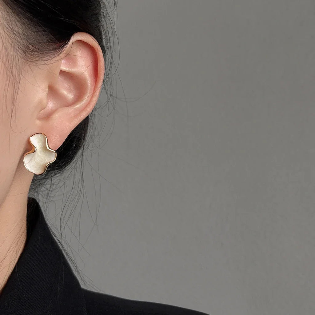 Artistic Abstract White Black Pink Color Cloud Irregular Stud Earring for Women Temperament Ear Jewelry Simple Party Gift Vera Lux
