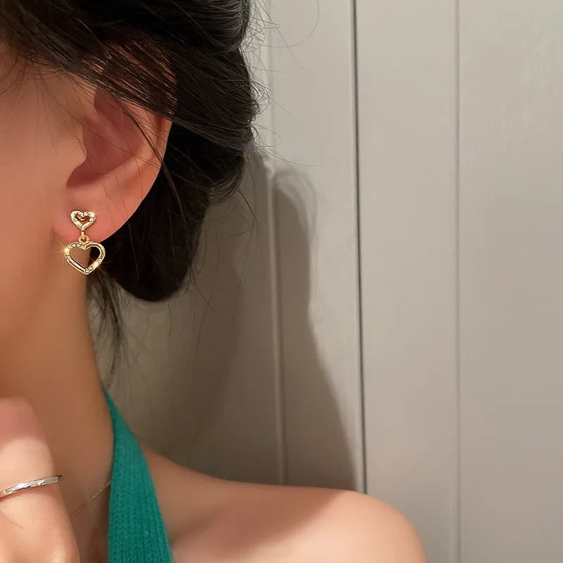 Elegant Double Heart Stud Earrings Women's Korean Style Fashion Jewelry Simple Vintage High-End Feelings Popular Online Vera Lux
