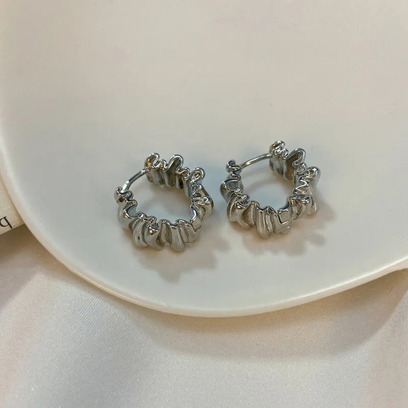 Irregular Wavy Pleated Earrings for Women Retro Trendy Copper Metal Earrings Design Simple Temperament Senior Fashion Jewelry Vera Lux