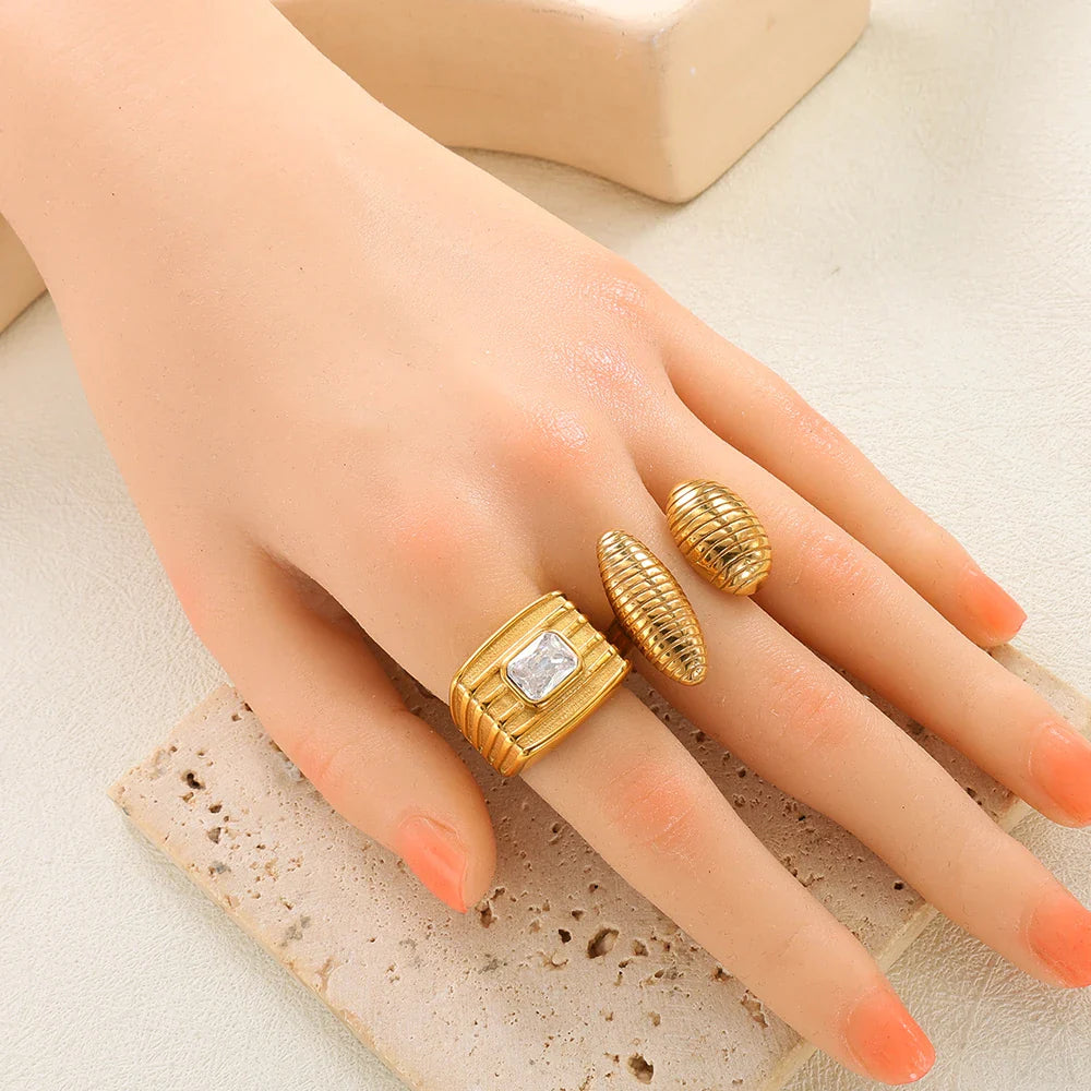 High End Waterproof Hollow Stainless Steel Finger Ring Trendy for Women Personalize Jewelry Wholesale Vera Lux