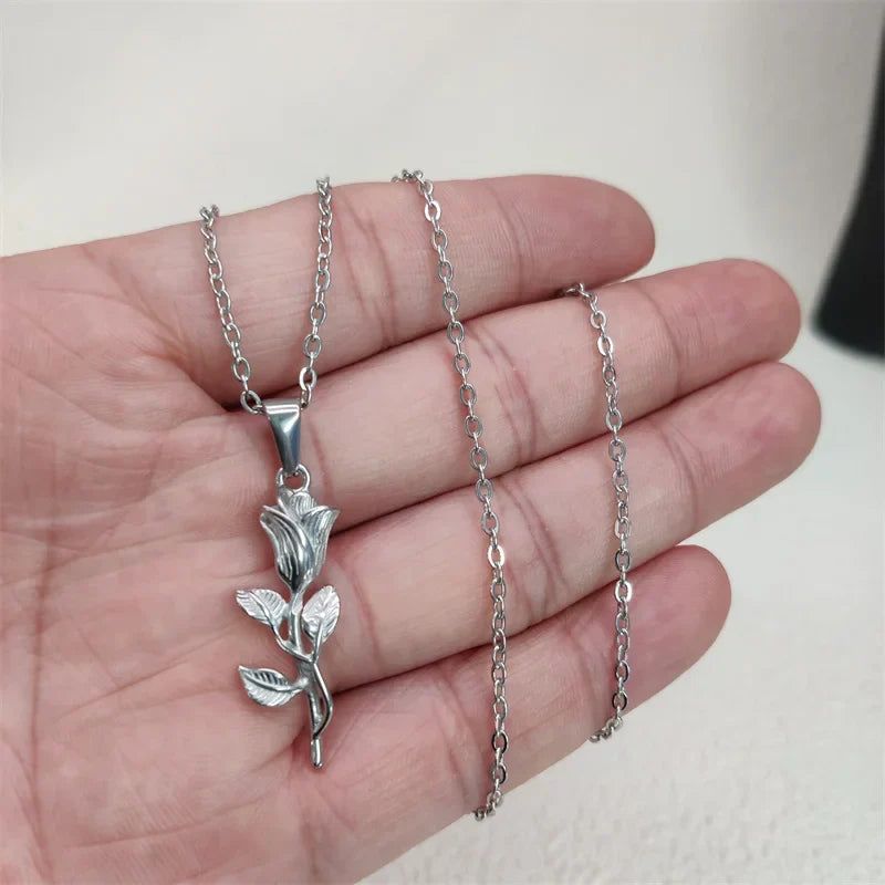 Vintage Summer Accessories Stainless Steel Pendant Necklaces Women's Jewelry Rose Pendant Necklace Charms Vera Lux