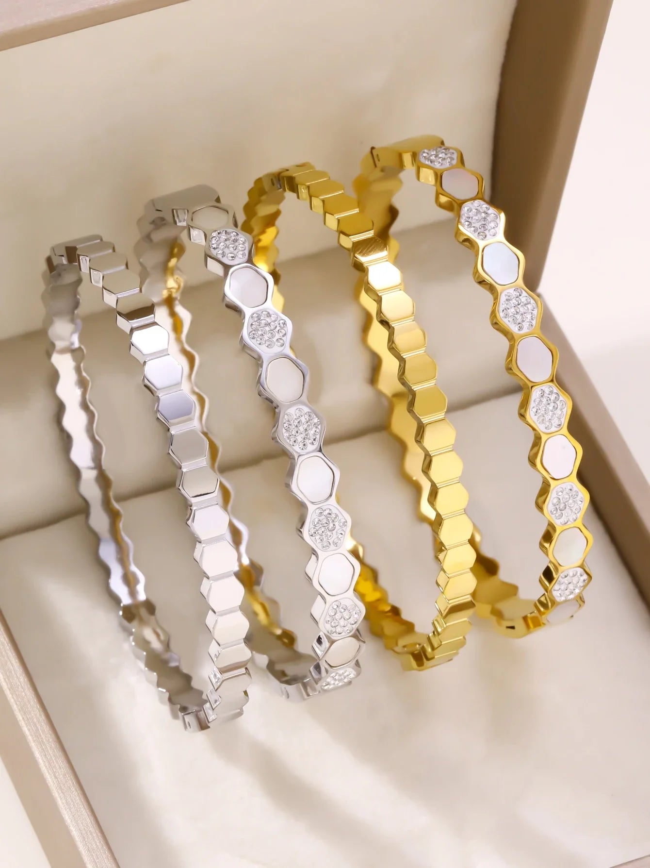 1pieces/set women's wedding jewelry party holiday Valentine's Day gift stainless steel bracelet plated with 18K gold bracelet Vera Lux