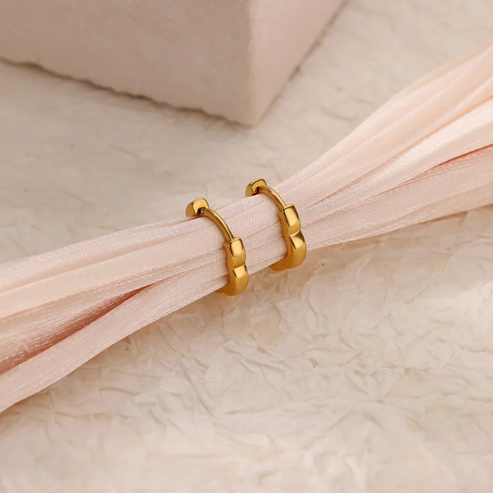 Chunky Flower Hoop Earring for Women Stainless Steel Gold Color Wedding Aesthetic Earring New Couple Jewelry Accessories Gift Vera Lux