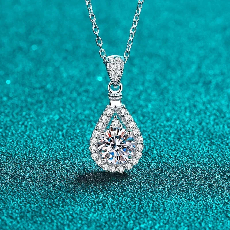 NeeTim 1CT 2CT 5CT Moissanite Pendant For Women 925 Sterling Silver Lab Diamond Plated with White Gold Necklace Wedding Jewelry Vera Lux