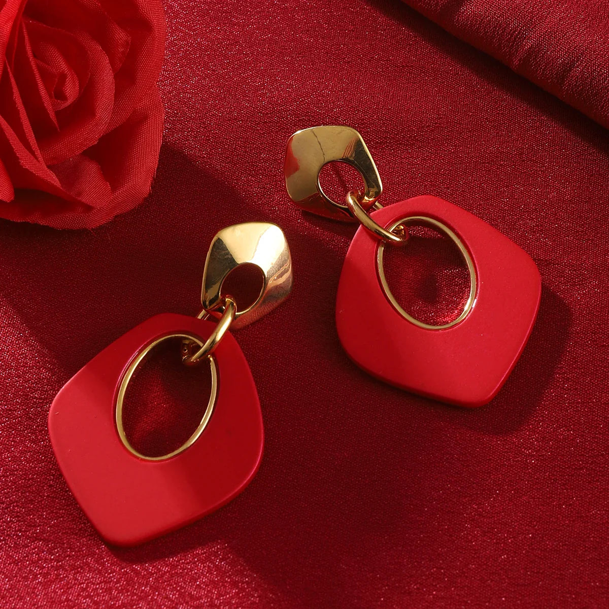 Red Color Women Dangle Earrings Geometric Pendants Gold Color Metal Hook Earrings Long Hang Earrings pendientes fashion jewelry Vera Lux