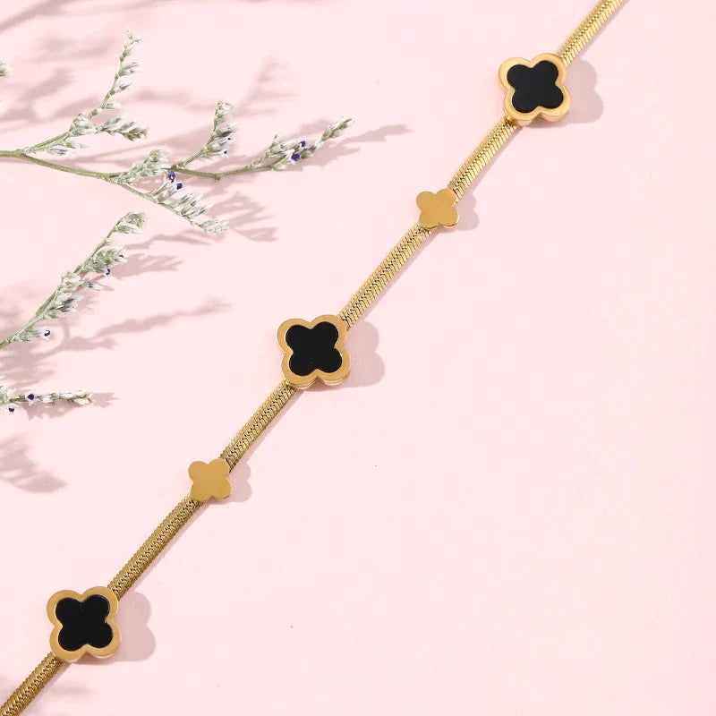 Europe And The United States Trend Fashion Simple Leaf Bracelet Women's Black Clover Bracelet Versatile Jewelry Vera Lux