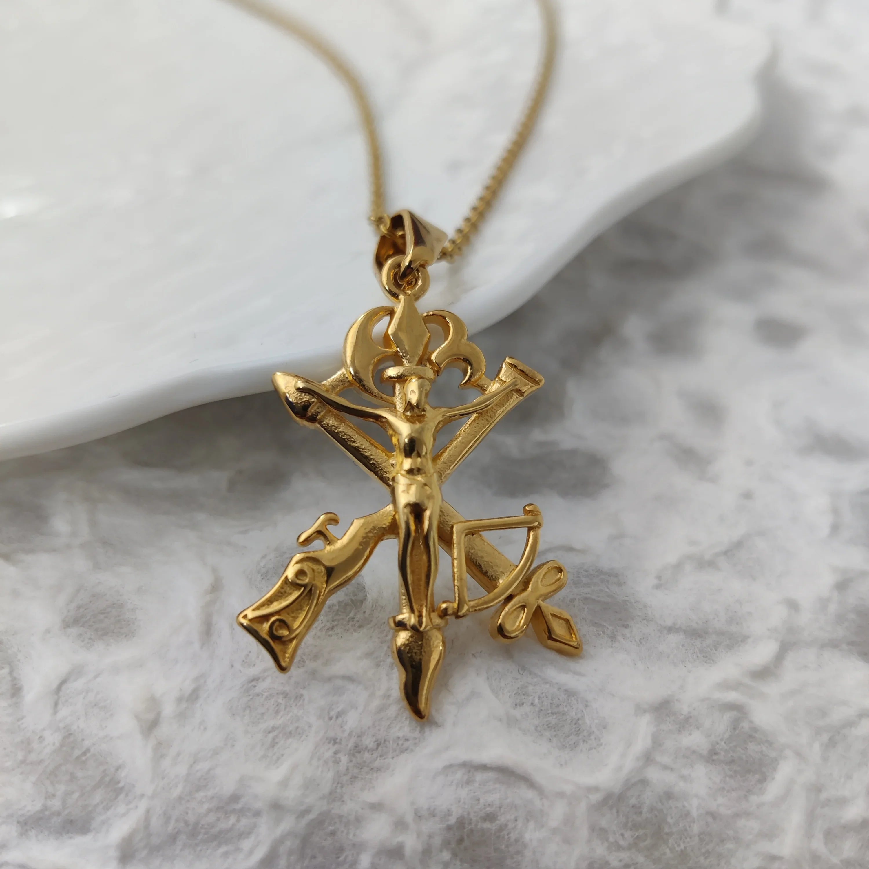 Men's Jesus Cross Necklace 18K Gold Plated Stainless Steel Christian Gun Arrow Pendant Religious Jewelry Gift Vera Lux
