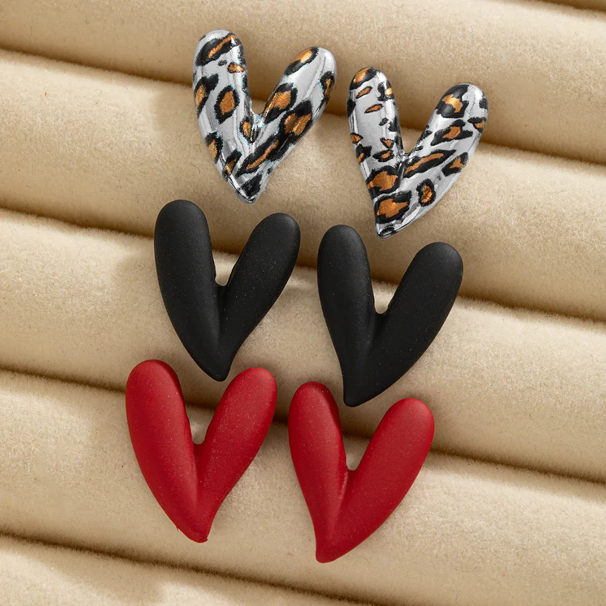 3 pairs of personalized and versatile leopard print heart-shaped women's earrings set, red spray painted earrings Vera Lux