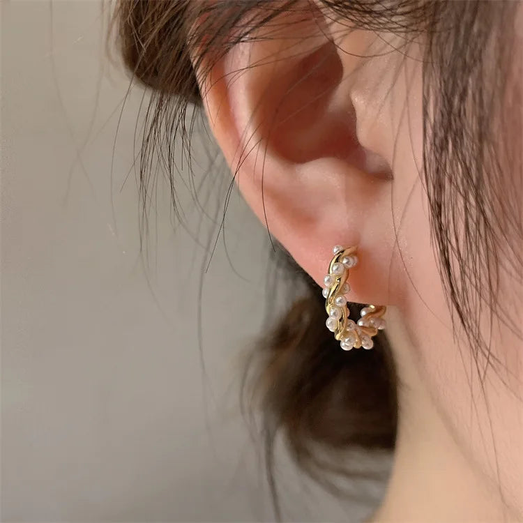 2024 Korean New Simple Temperament Circle Pearl Earrings Fashion Small Versatile Earrings Women's Jewelry Vera Lux
