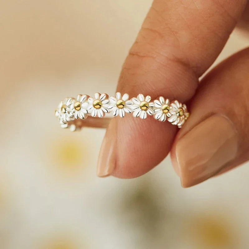 Vintage Daisy Rings For Women Cute Flower Ring Adjustable Open Cuff Wedding Engagement Rings Female Jewelry Bague Vera Lux