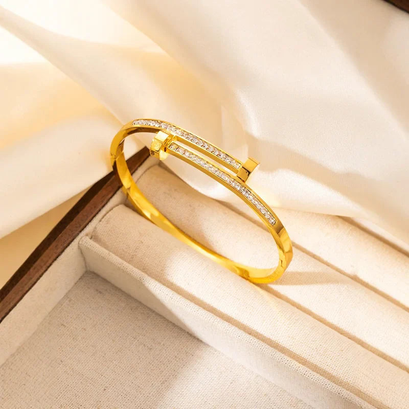 Fashionable Minimalist Nail Bracelet With Starry Sky Diamond Inlay Colorfast Versatile Stainless Steel Bracelet Vera Lux