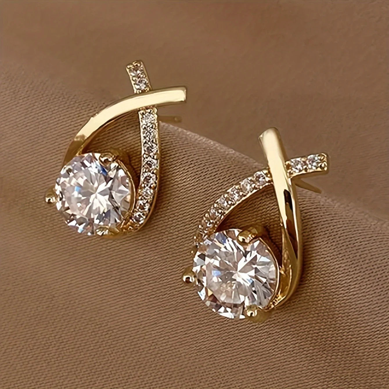 1 pair of luxurious and fashionable twisted S925 silver droplet cube earrings for decoration Vera Lux